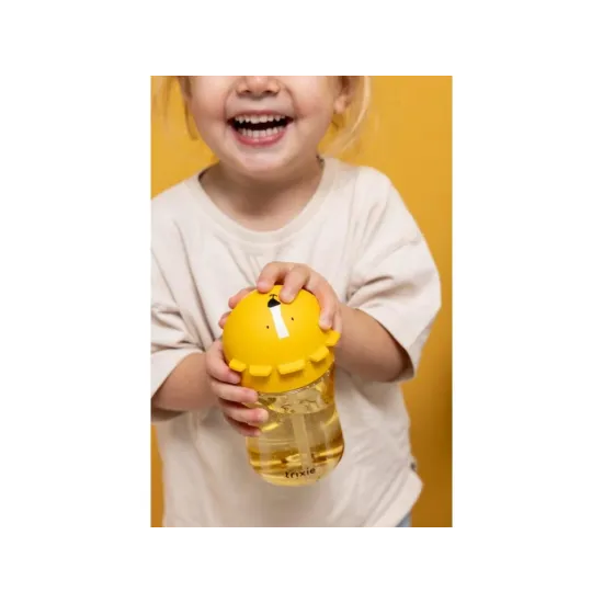 Becher mit Strohhalm Löwe