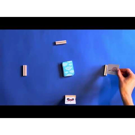 Das Kartenspiel Téki-Tékoi – ein schnelles und lustiges Spiel für Kinder, fördert Beobachtungsgabe und Konzentration.