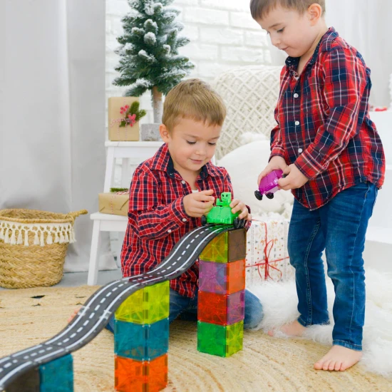 Magnetischer Bausatz Downhill Duo 40-teilig. Ein tolles Geschenk für Kinder, die Autos lieben.