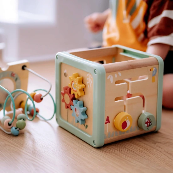 Motorikwürfel aus Holz Louka Pastel Tooky Toy
