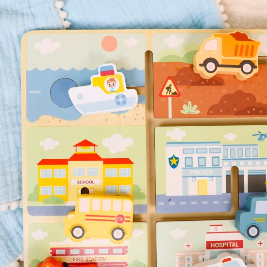 Holzlabyrinth, Labyrinth aus Verkehrsmitteln