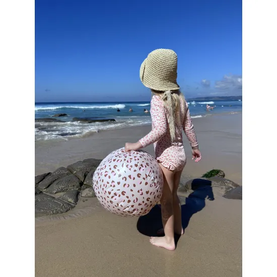 Viel Spaß mit diesem aufblasbaren Leoparden-Ball von Swim Essentials. Jeder wird dich beneiden. Er eignet sich hervorragend als aufblasbarer Wasserball, kann aber auch zu Hause im Garten oder auf der Hütte verwendet werden.