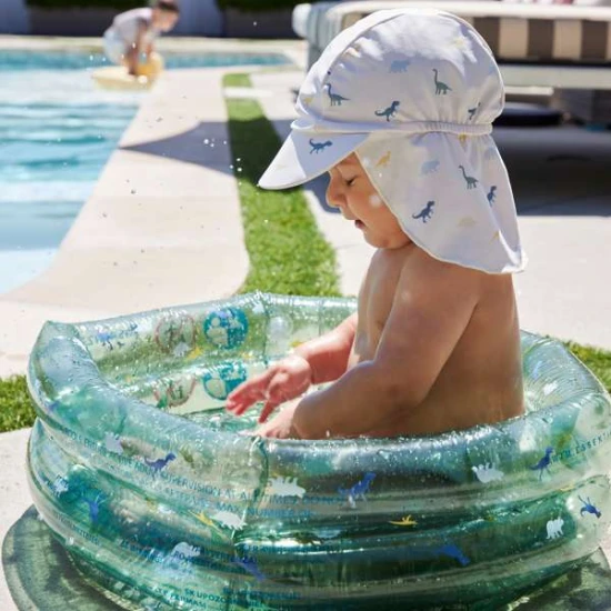 Der praktische Sommerhut mit Nackenschutz von Swim Essentials mit Dinosaurier-Muster schützt Kinder vor UV-Strahlung