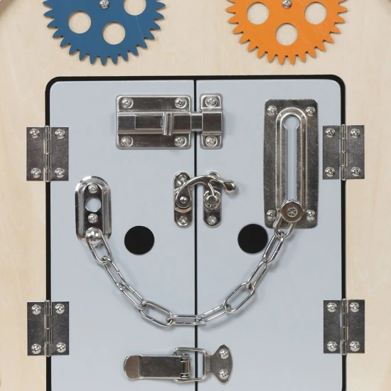 Ein Haus mit Schlössern Grau