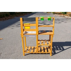 Gartenküche aus Holz mit Spüle