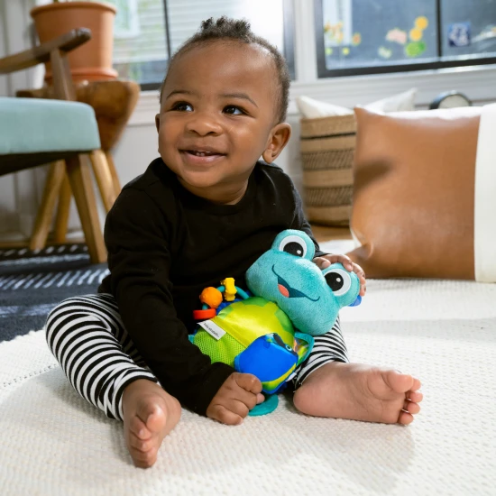 Aktivitätsspielzeug mit C-Ring Schildkröte Neptune’s Sensory Sidekick™ 0M+ Aktivitätsspielzeug mit C-Ring Schildkröte Neptune’s Sensory Sidekick™ 0M+ Baby Einstein 13156-6