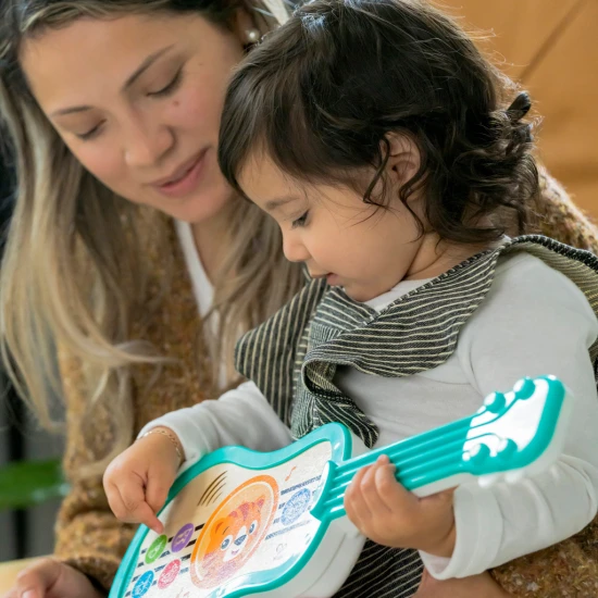Musikspielzeug Holz-Ukulele Magic Touch HAPE 6m+ Baby Einstein 12609-6