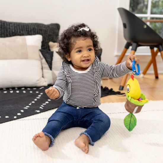 Ziehspielzeug mit Rassel am C-Ring Cal-a-Puller™ 0M+ Ziehspielzeug mit Rassel am C-Ring Cal-a-Puller™ 0M+ Baby Einstein 16887-6
