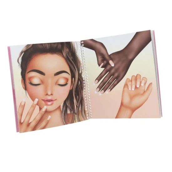 Kreativbuch Zieh mich an TOPModel Face mit 24 Modell-Porträts und 7 Sticker-Bögen