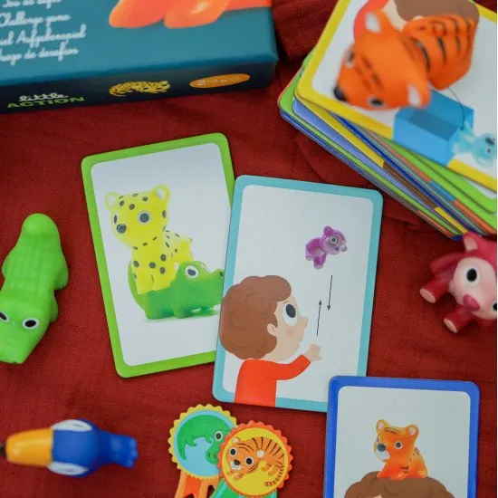 Das Happy Jungle Spiel ist ein Gesellschaftsspiel voller Bewegung und Geschicklichkeit.