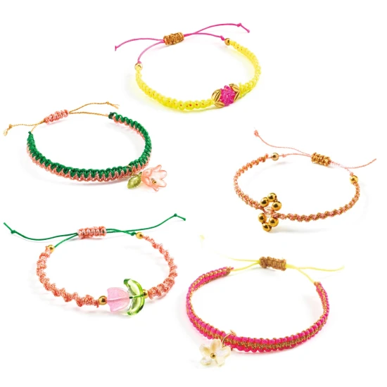 DIY Mach es selbst Makramee-Armbänder Pink