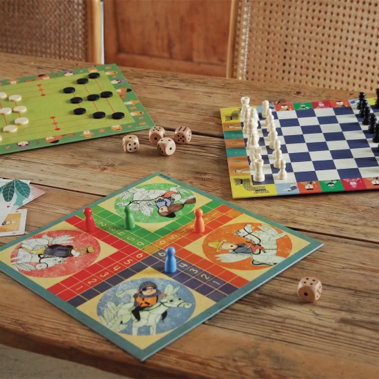 Set mit 20 klassischen Brettspielen