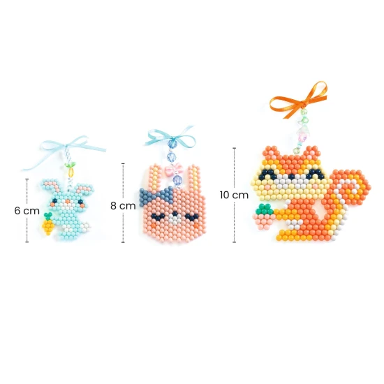 Kreatives Set mit türkisfarbenen Tierperlen zur Gestaltung von Mosaiken