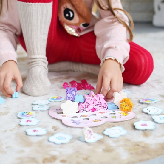 Spiel Einhorn in den Wolken