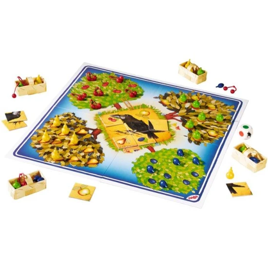Wirst du es schaffen, den Obstgarten vor dem bösen Raben zu beschützen? Das Brettspiel Obstgarten fördert Geschicklichkeit und Feinmotorik.