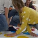 twister unterhaltsames spiel fuer kinder und erwachsene