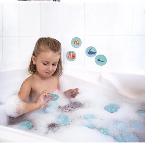 Dieses weiche Badespielzeug enthält 12 Tierpaare.