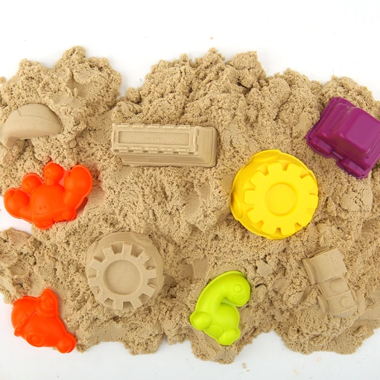 Jarmelo Kinetic Sand Set Deluxe – zwei Sandsäcke, 18 Modellierwerkzeuge und ein Laufstall