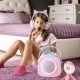 Pinkes Kiddoboo Bluetooth-Karaoke-Set KidsVoice-Mikrofon und Lautsprecher mit RGB-Beleuchtung und lustigen Effekten für Kinder ab 3 Jahren.