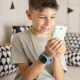 Kiddoboo x Lagenio WatchMe 4G Kinder-Smartwatch in Blau-Schwarz mit Display, Kamera und SOS-Funktion – ein sicheres und spielerisches Accessoire für Kinder.