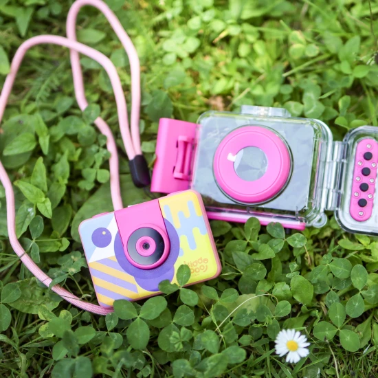Kiddoboo Action Camera Splash Pink - Wasserdichte Kamera in Pink mit Schwenkkamera und Zubehör für kleine Abenteurer.