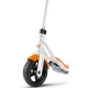 Weißer Kiddoboo KiddoRider Kinder-Elektroroller mit Anti-Rutsch-Pad, LED-Licht und klappbarem Rahmen – ideal für Kinder ab 6 Jahren.