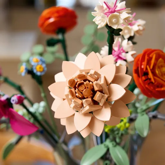 LEGO Botanicals 10280 – ein wunderschöner Strauß rosa Blumen