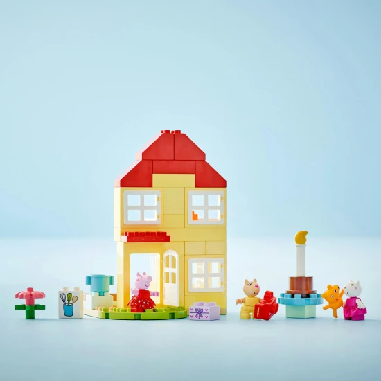 Peppa Pig feiert ihren Geburtstag mit LEGO® DUPLO® – Dekoration, Kuchen und Spaß mit einem Pony und einem Schaf