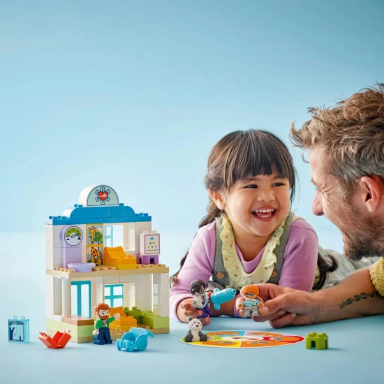 LEGO DUPLO® Krankenhaus mit Arzt, Röntgengerät und Figuren: Bausatz für Kinder