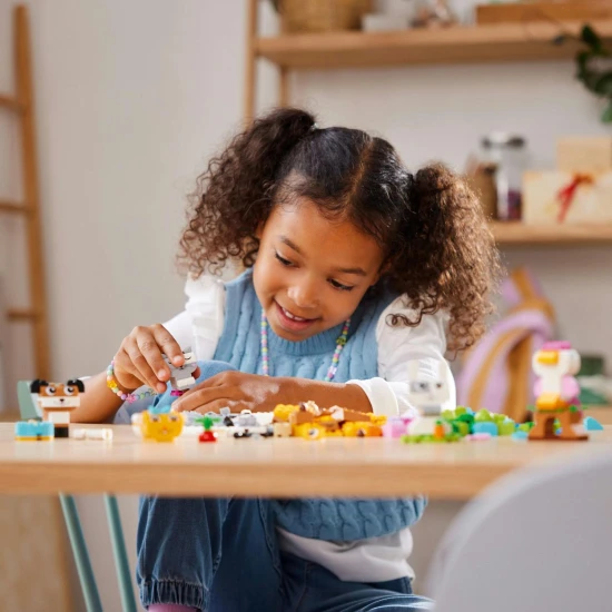 LEGO® Classic Creative Pets Bausatz (11034) – Bauen Sie Ihre Lieblingshaustiere mit bunten LEGO Steinen und einer einfachen Anleitung