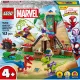 LEGO® Marvel 11200 – Spidey, Gobby und die Raptors kämpfen in einem Baum mit Superhelden und Dinosauriern.