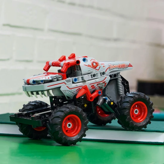 LEGO® Technic 42200 Monster Jam™ ThunderROARus™ – Monstertruck mit ausziehbarem Motor, realistischen Details und aggressivem Design.