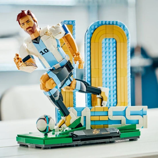 LEGO Editions 43015 Lionel Messi Fußballlegende