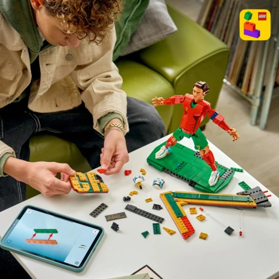 LEGO Editions 43016 Cristiano Ronaldo Fußballlegende