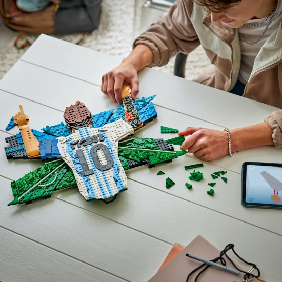 LEGO Editions 43018 Lionel Messi – Siegesmoment LEGO Editions 43018 Lionel Messi – Siegesmoment