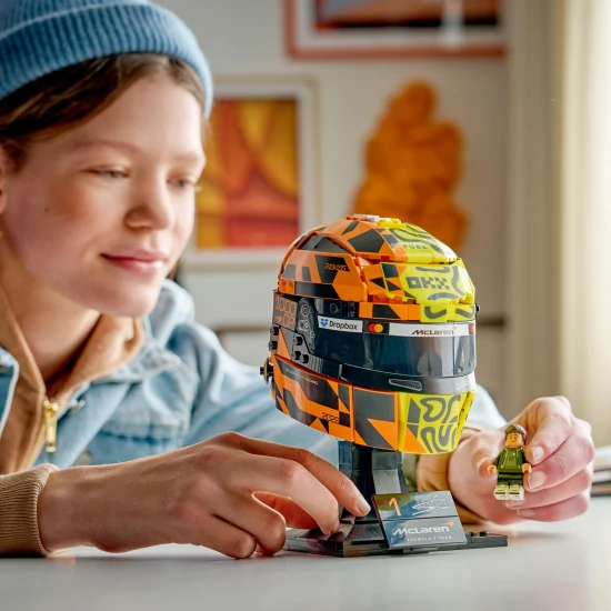 LEGO Editions 43023 Lando Norris McLaren Mastercard F1® Helm