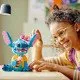 LEGO® Disney Stitch zum Spielen und Präsentieren. Mit beweglichen Ohren, drehbarem Kopf, baubarer Eistüte und Blume. Ein ideales Geschenk für Fans von Lilo und Stitch.