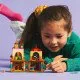 Der LEGO® Disney Encanto Bausatz – Madrigals Haus mit den Figuren Mirabel, Antonio und einem Capybara für endlosen Spielspaß bei Kindern.