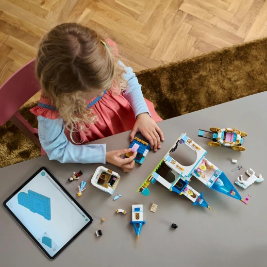 LEGO® Disney Cinderellas Schloss und Kutsche – ein zauberhaftes Bauset mit Figuren und Tieren für kreatives Spielen für Kinder.