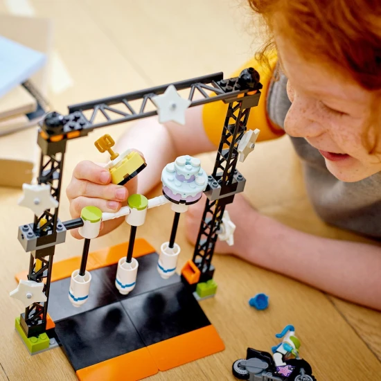 LEGO CITY Hammer-Stunt-Herausforderung LEGO CITY Hammer-Stunt-Challenge voller Action
