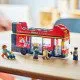 Ein toller LEGO® Doppeldecker-Sightseeingbus mit bequemen Sitzen auf beiden Etagen, aufwendigen Details und diversem Spielzubehör wie Mikrofon, Telefon und Kamera.
