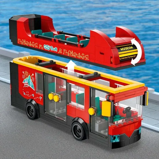 Ein toller LEGO® Doppeldecker-Sightseeingbus mit bequemen Sitzen auf beiden Etagen, aufwendigen Details und diversem Spielzubehör wie Mikrofon, Telefon und Kamera.