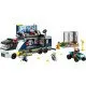 LEGO CITY Mobiles Kriminallabor mit Truck, der sich öffnen lässt und einen zweistöckigen Tatort mit Karte, Mikroskop, Kaffeemaschine und Gefängnis preisgibt, komplett mit Polizisten, Wissenschaftlern und Verbrecher-Minifiguren.
