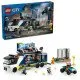 LEGO CITY Mobiles Kriminallabor mit Truck, der sich öffnen lässt und einen zweistöckigen Tatort mit Karte, Mikroskop, Kaffeemaschine und Gefängnis preisgibt, komplett mit Polizisten, Wissenschaftlern und Verbrecher-Minifiguren.