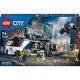 LEGO CITY Mobiles Kriminallabor mit Truck, der sich öffnen lässt und einen zweistöckigen Tatort mit Karte, Mikroskop, Kaffeemaschine und Gefängnis preisgibt, komplett mit Polizisten, Wissenschaftlern und Verbrecher-Minifiguren.