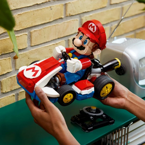 LEGO 72037 Mario Kart™: Mario und Standard-Kart