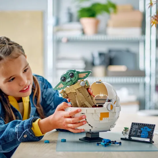 LEGO Grogu™ im schwebenden Kinderwagen – ein detailreiches Set mit beweglichen Teilen für Star Wars Fans.