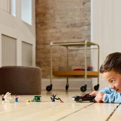 LEGO Marvel 76309 Spider-Man vs. Venoms leistungsstarker Sportwagen