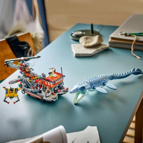 LEGO Jurassic World 77983 Mosasaurus-Dinosaurier greift Boot an LEGO Jurassic World 77983 Mosasaurus-Dinosaurier greift Boot an