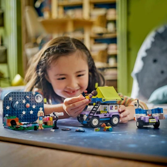 LEGO Friends Sternenbeobachtungs-Wohnwagen Bauen Sie mit dem Lego Friends Stargazing Caravan Ihren eigenen Wohnwagen zur Sternenbeobachtung.